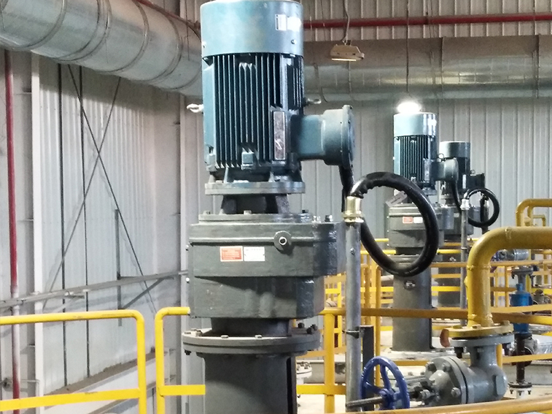 化工攪拌器安裝現(xiàn)場